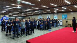 Manadjè Mwayen ak Senior Gen Fòmasyon Kominikasyon nan Rhino